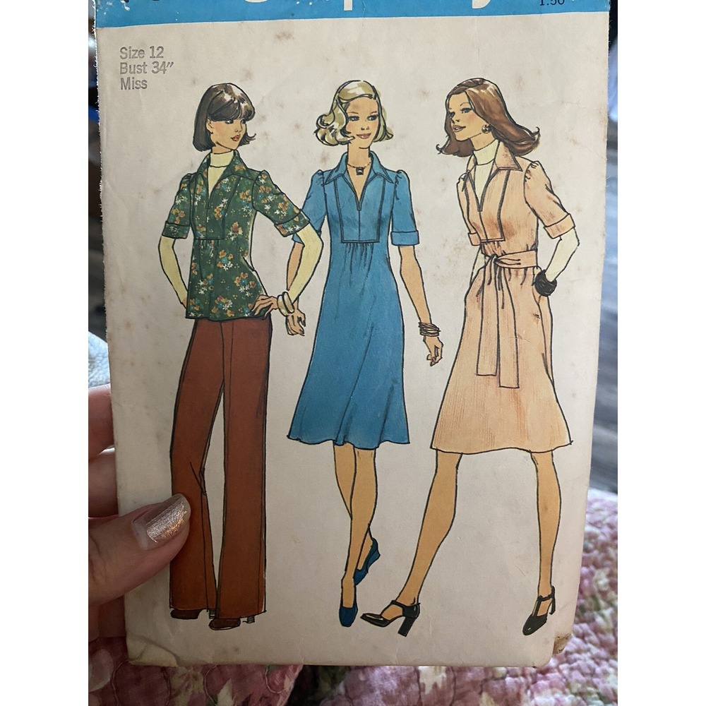 Vintage 1975 Simplicity 7049 Collared Dress Top Sewing Pattern Size 12 Bust 34